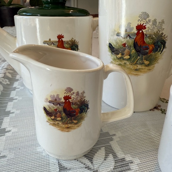 Rooster Design Ceramic Dining Set - Picture 6 of 16